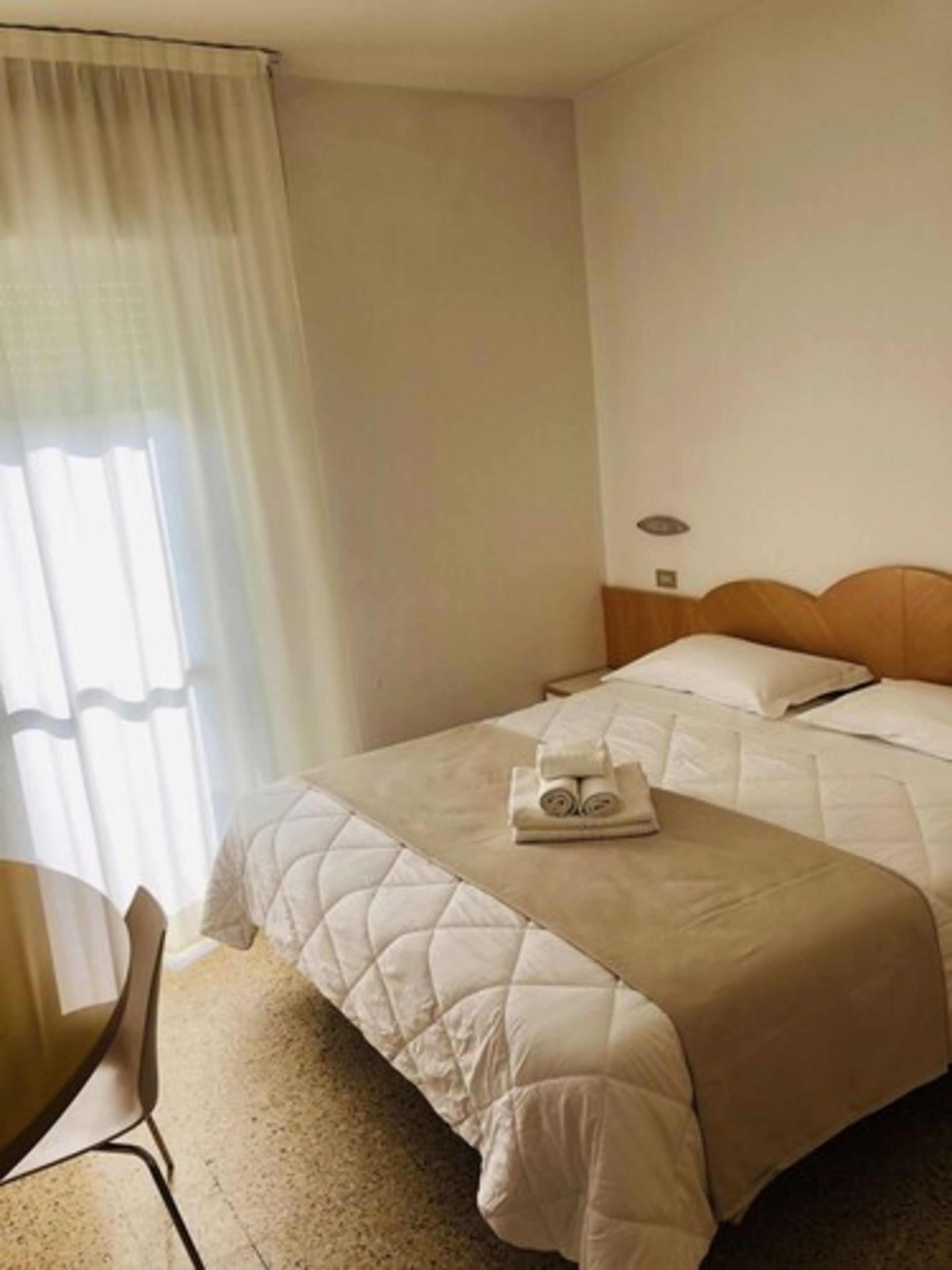 standard double or twin room | minibar, soundproofing, cots/infant beds, free wifi