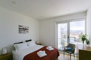 Deluxe Townhome, 2 Bedrooms, Sea View (Ladeira 4A) | Premium bedding, blackout drapes, iron/ironing board, free WiFi - Home Azores – Casas da Ladeira (Ponta Delgada)