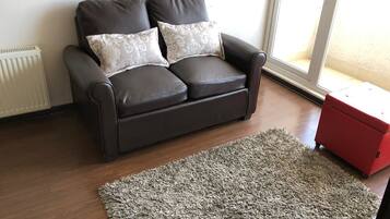 Apartment, 2 Bedrooms, Non Smoking (1108) | Iron/ironing board, free WiFi, bed sheets