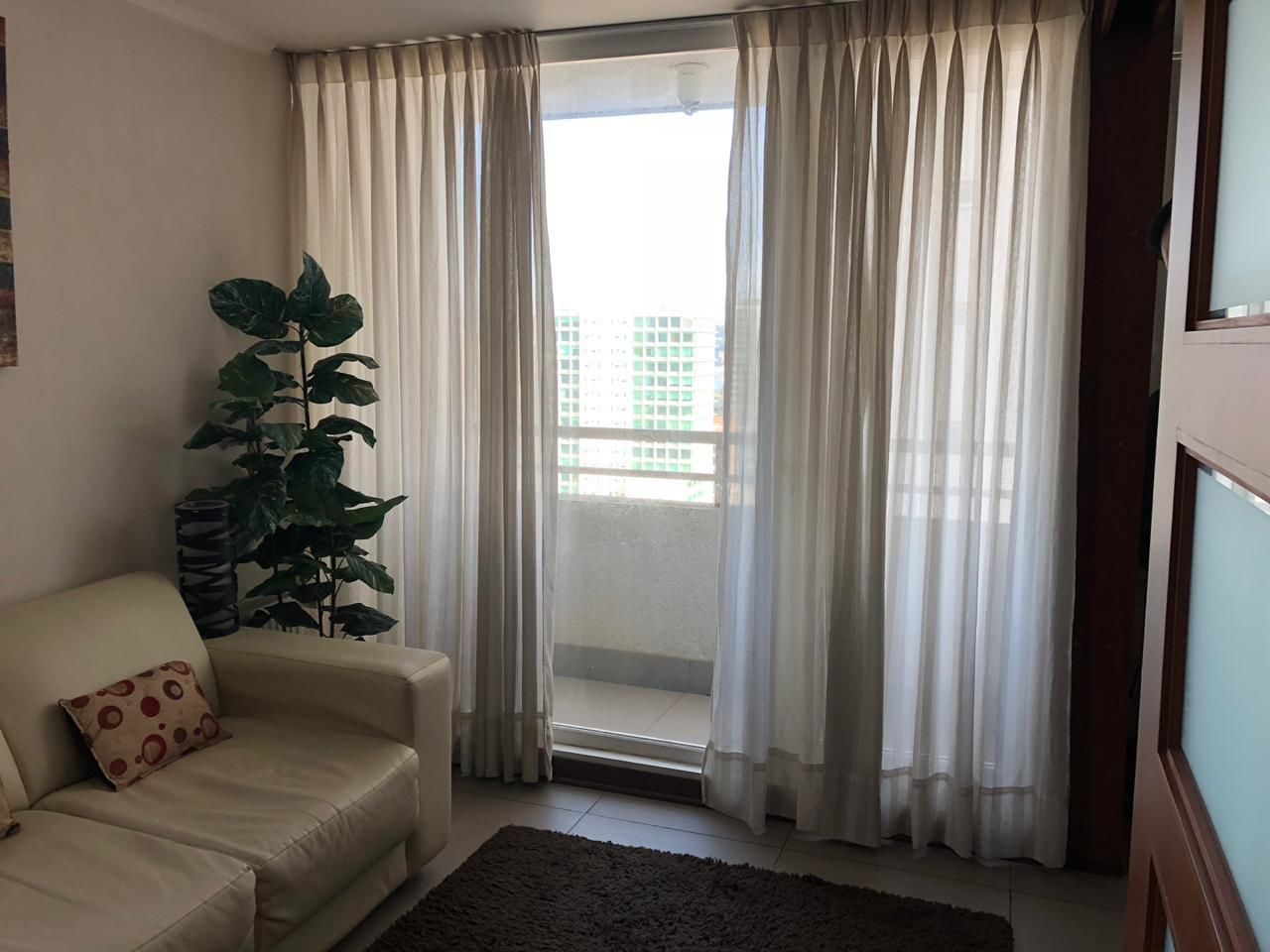 Apartemen, 1 Tempat Tidur Queen (1601) | Ruang keluarga | Smart TV 42-inci dengan saluran TV kabel dan TV