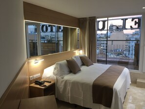 Superior Penthouse, Non Smoking | Premium bedding, in-room safe, blackout drapes, soundproofing
