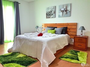 Superior Apartment, 1 Bedroom, Mountain View | Room amenity