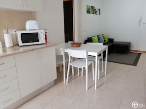 Superior Apartment, 1 Bedroom, Mountain View | Private kitchen | Fridge, microwave, oven, stovetop - Home Azores - Lagoa's Place (Lagoa)