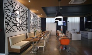 包每日自助早餐