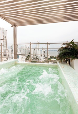 Superior Suite, 1 King Bed, Jetted Tub | Premium bedding, minibar, in-room safe, soundproofing