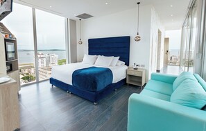 Superior Suite, 1 King Bed, Jetted Tub | Premium bedding, minibar, in-room safe, soundproofing - ZiOne Luxury Hotel Cartagena (Cartagena)