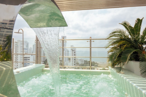 Suite superior, 1 cama King size, hidromasaje | Tina profunda