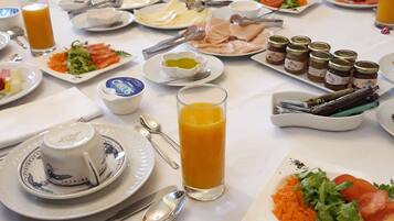 Petit déjeuner continental compris tous les jours