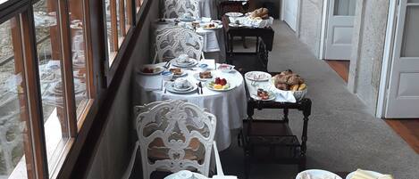 Desayuno continental incluido todos los días