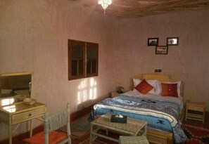 Traditional Double Room, 1 Queen Bed, Ensuite, Garden View