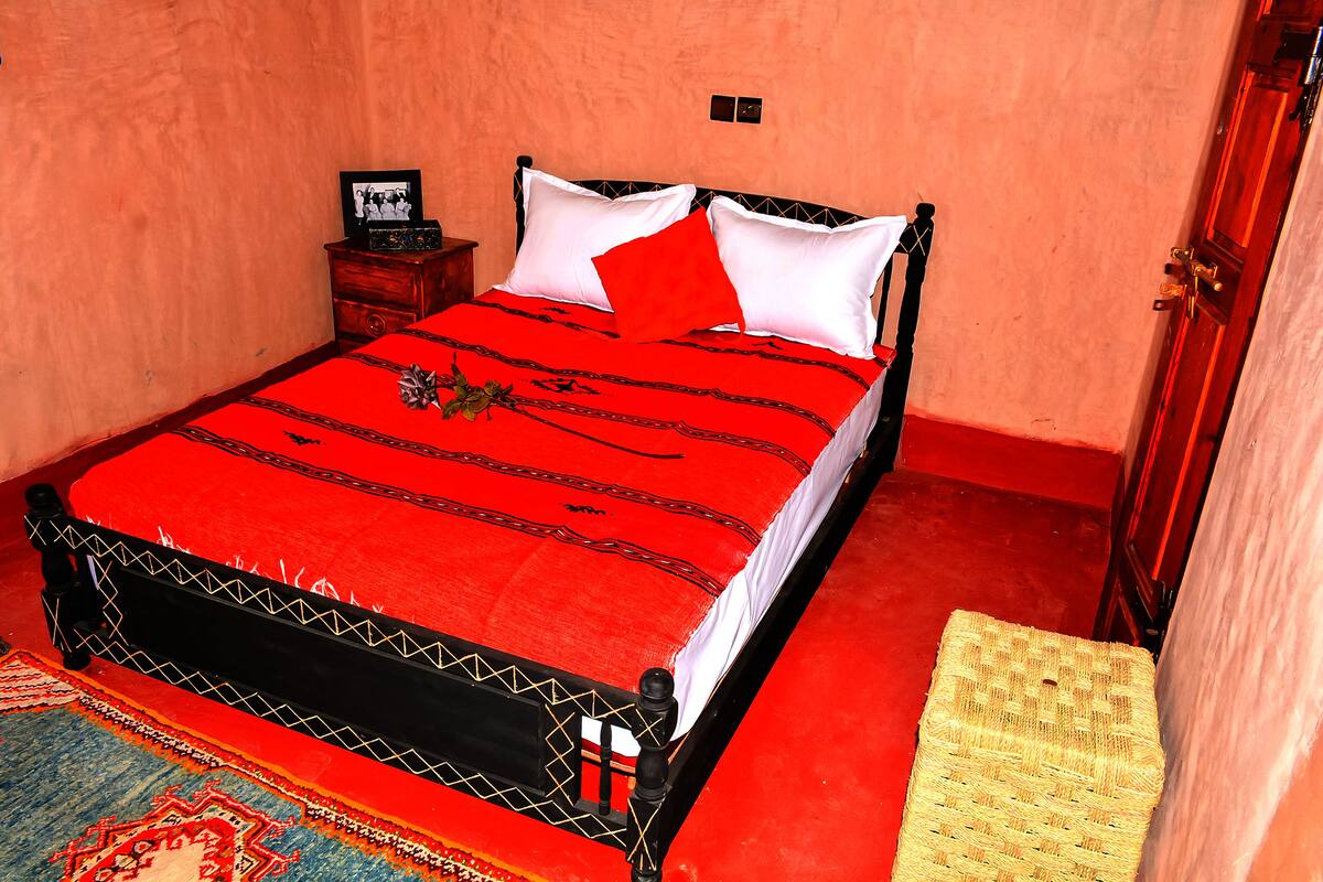 Traditional-Doppelzimmer, 1 Queen-Bett, mit Bad, Gartenblick | Hochwertige Bettwaren, Zimmersafe, Verdunkelungsvorhänge