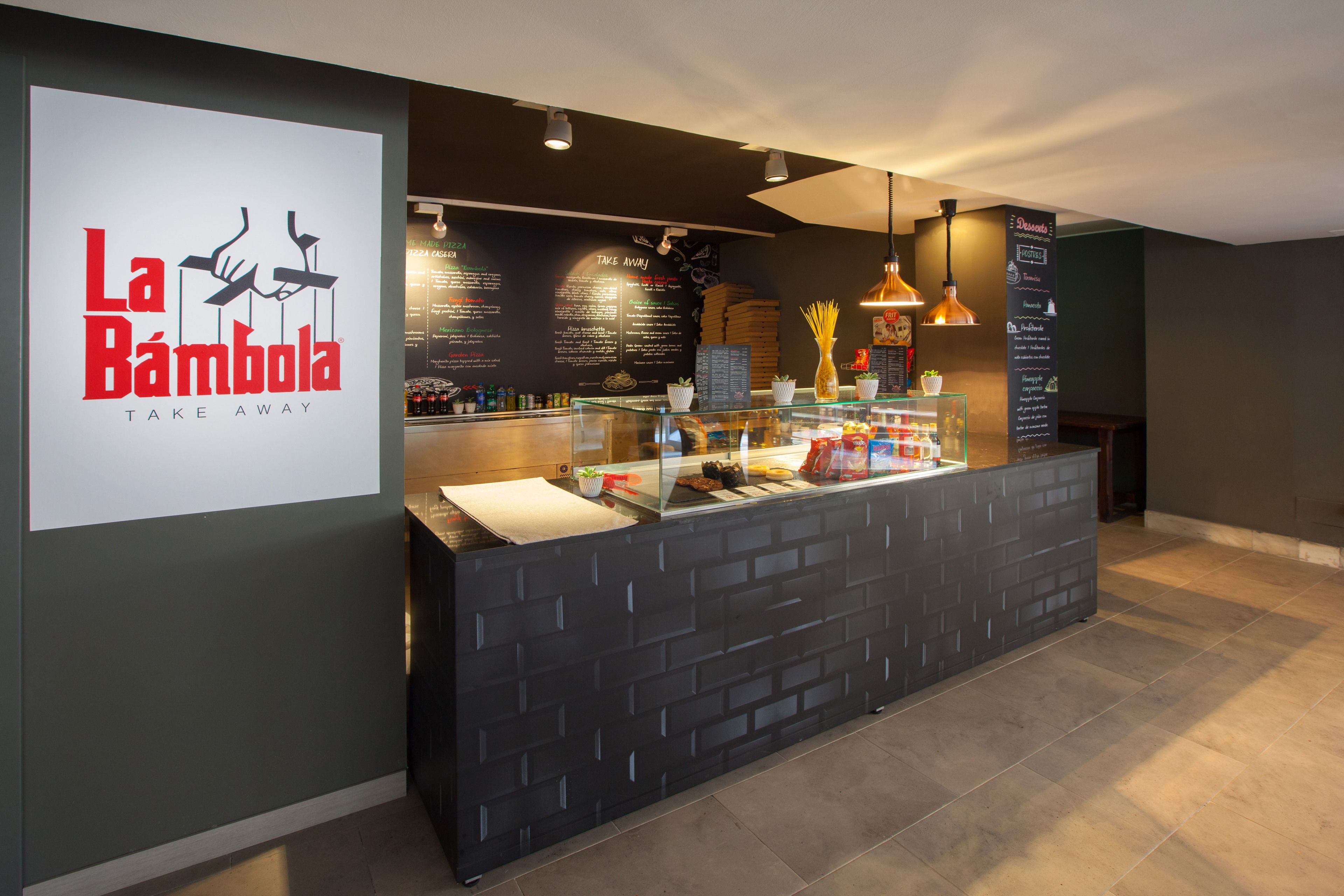 5 restaurants; breakfast, lunch, dinner and brunch served 