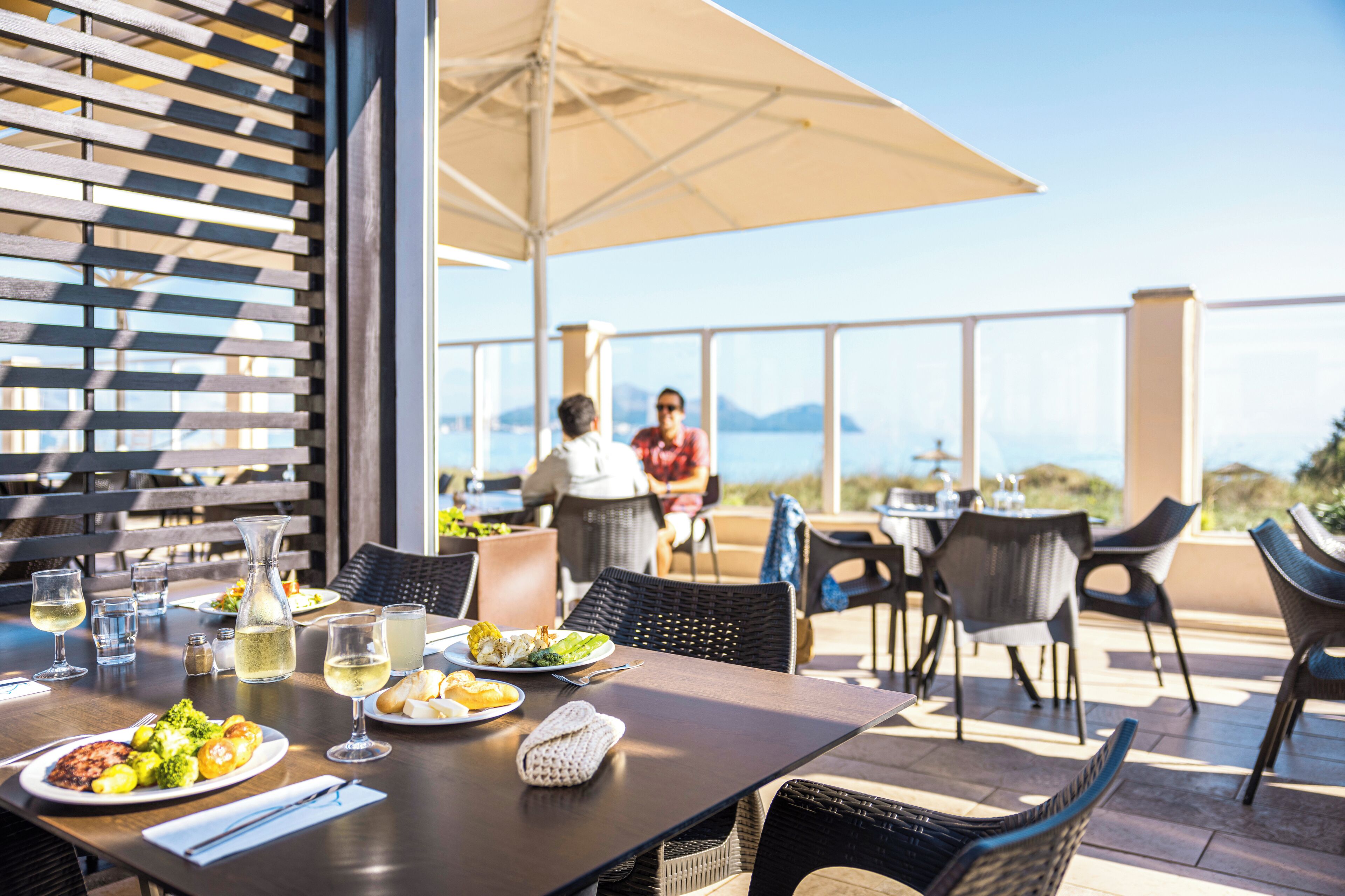 5 restaurantes: opção de café da manhã, almoço e jantar