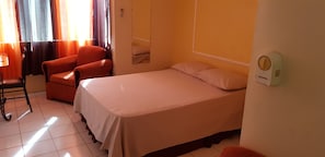 Appartement Ville, 1 lit double, non-fumeur | Fer et planche Ă repasser, accĂšs au Wi-Fi (inclus)