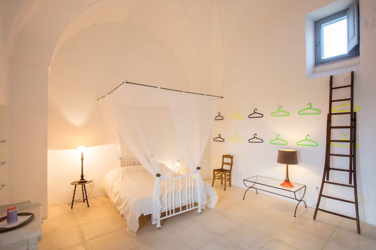 Traditionele tweepersoonskamer, 1 queensize bed, uitzicht op stad | Kamervoorziening