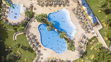 3 outdoor pools, sun loungers