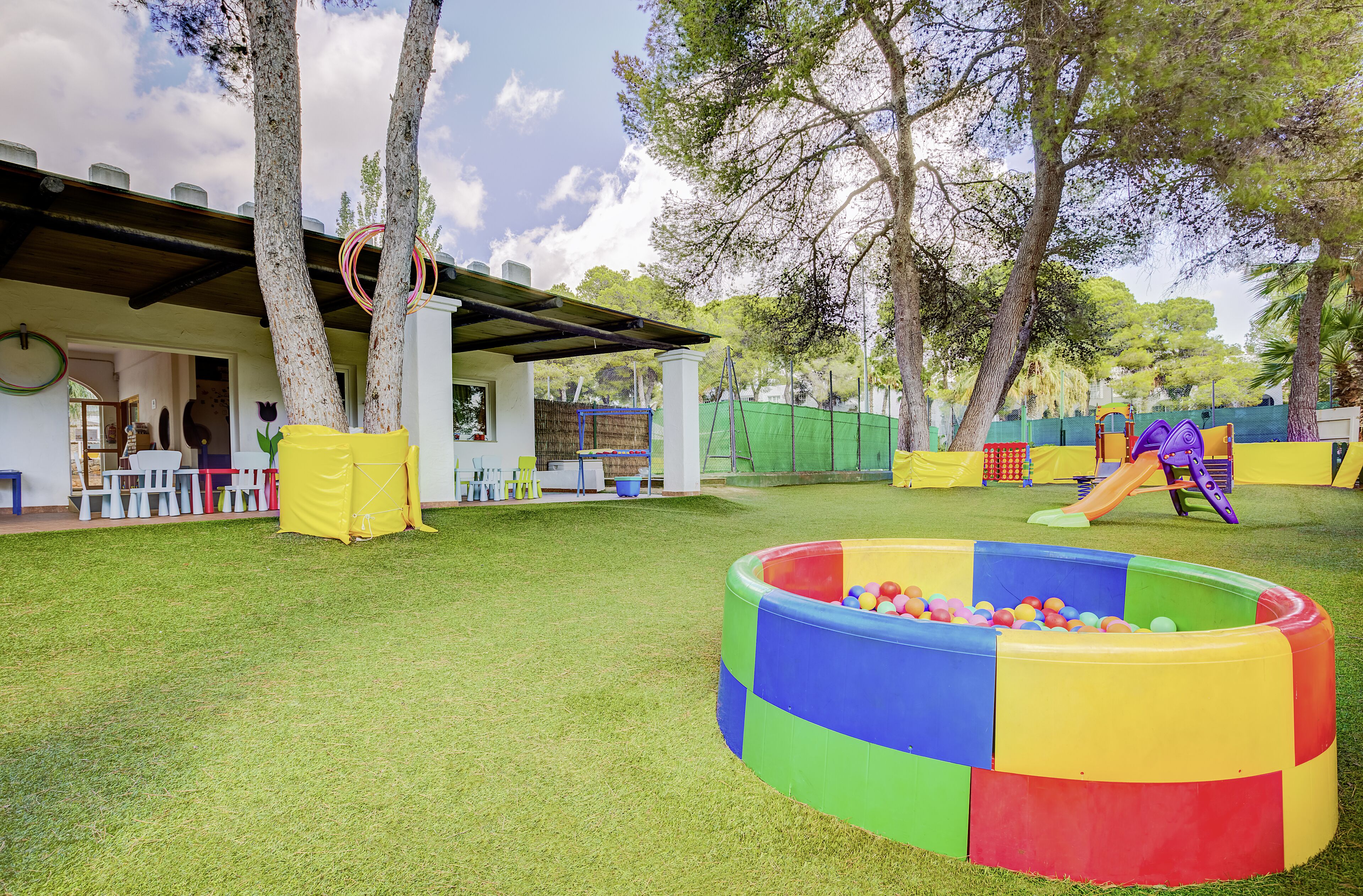 children’s play area – outdoor
