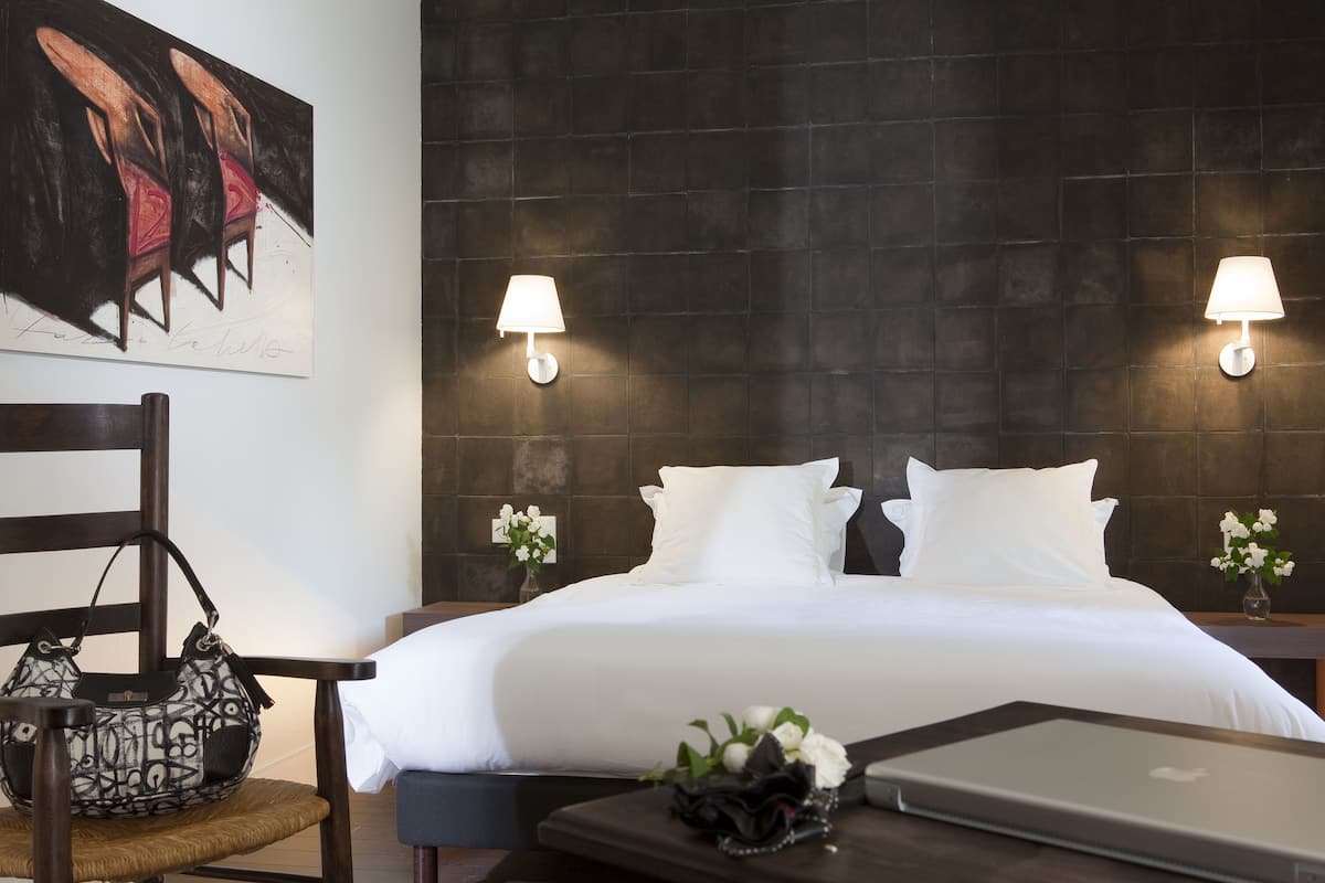 Superior Double Room, Balcony (Contemporaine) | In-room safe, individually decorated, individually furnished, desk