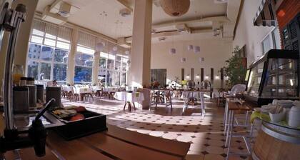 The Cosmopolitan Hotel Beirut