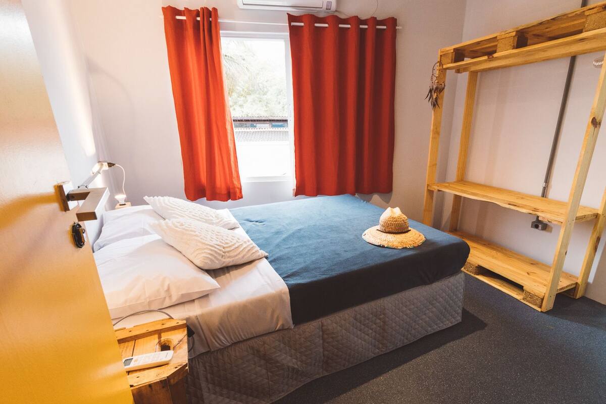 In-room safe, blackout curtains, free WiFi, bed sheets