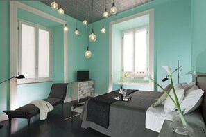 Tremannsrom – standard | Safe på rommet, skrivebord, lydisolert og strykejern/-brett