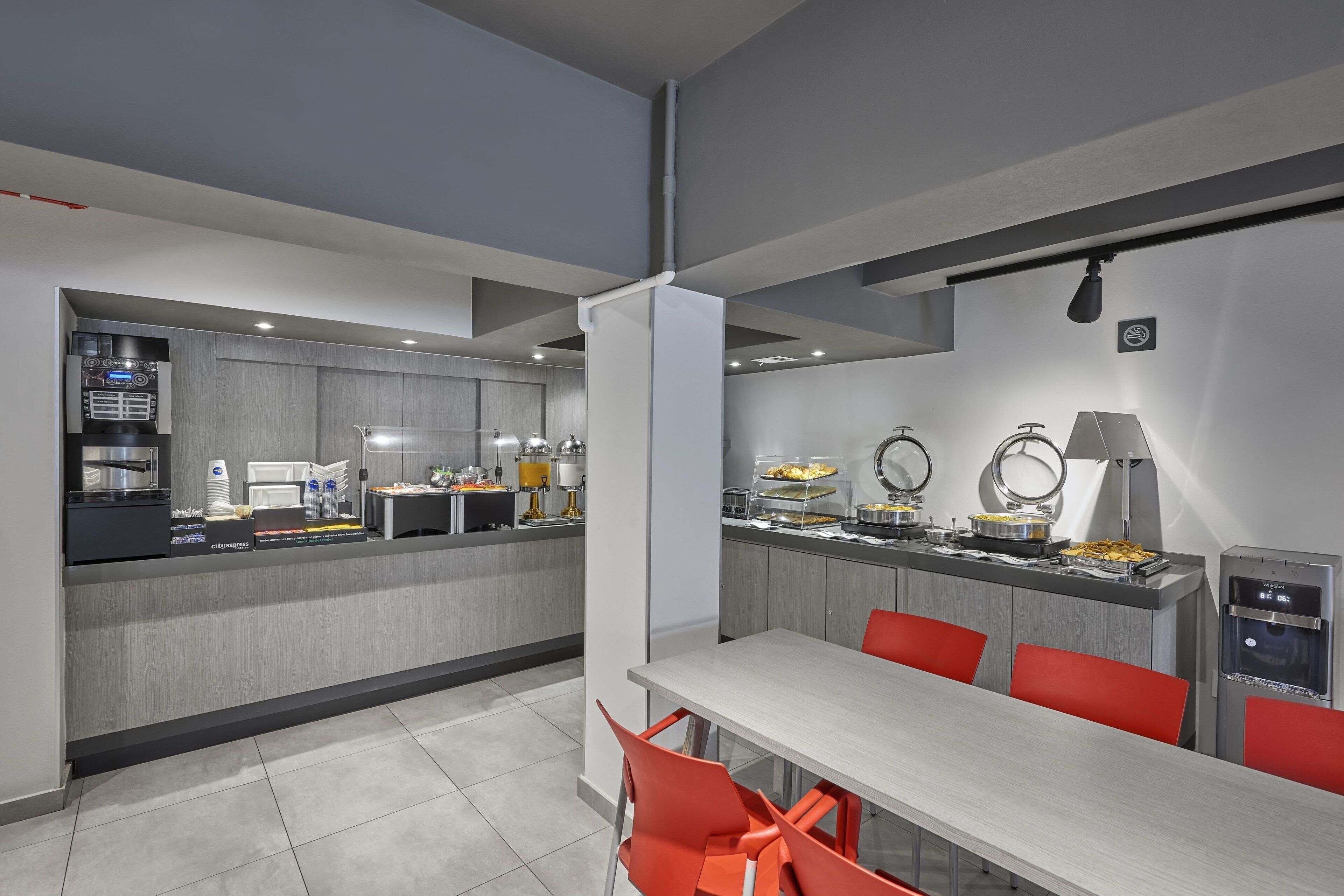 free daily full breakfast