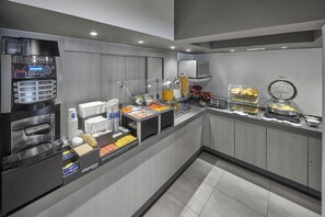 Free daily full breakfast - City Express Junior by Marriott Ciudad de México Sullivan (Mexico City)