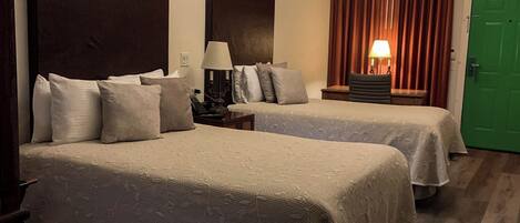 Habitació doble per a ús individual tradicional | Roba de llit d'alta qualitat i caixa forta a l'habitació