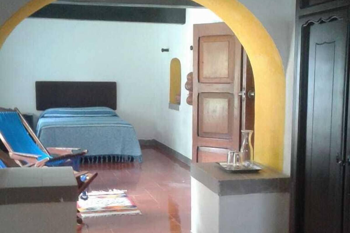 Individually furnished, iron/ironing board, free WiFi, bed sheets