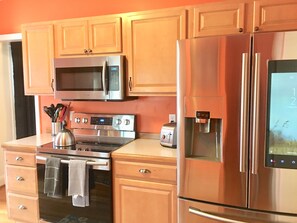 Casa Comfort, 4 camere da letto, non fumatori | Cucina privata | Frigorifero con congelatore, microonde, forno, piano cottura