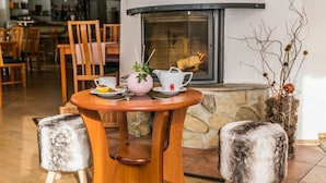 Cafe - Horsky Hotel Mnich (Bobrovec)
