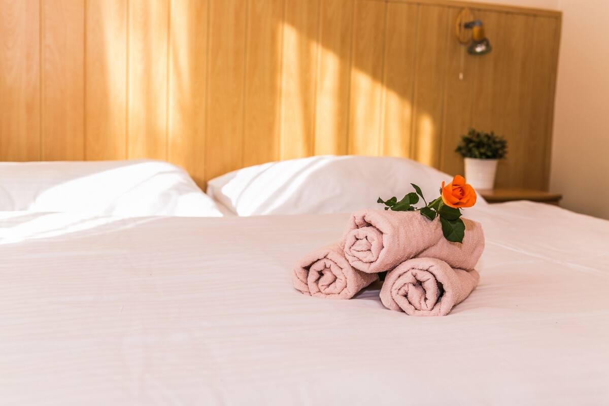 Double Room (extra bed) | Desk, WiFi (free), bed sheets