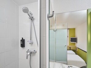 Suihku, ympäristöystävälliset hygieniatuotteet, hiustenkuivaaja