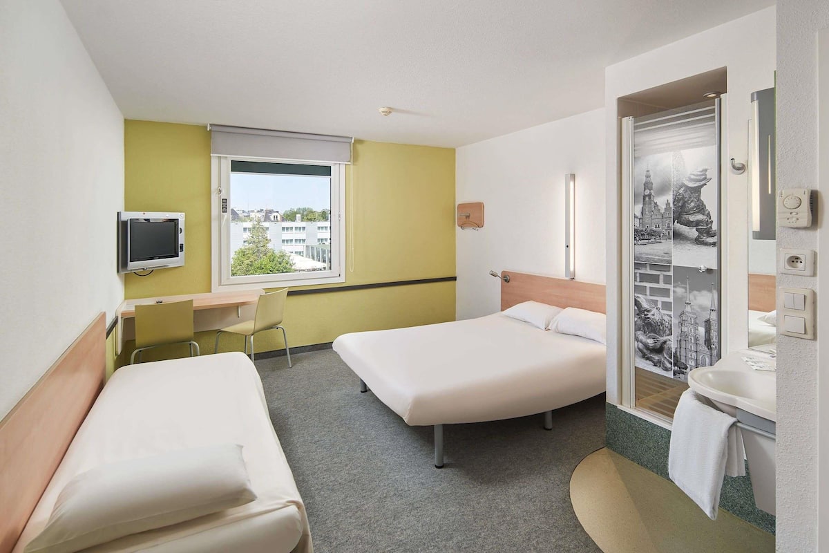 Standard Room, Multiple Beds | Desk, blackout drapes, iron/ironing board, free cribs/infant beds