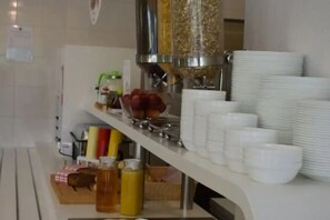 Daily buffet breakfast (PLN 36 per person)