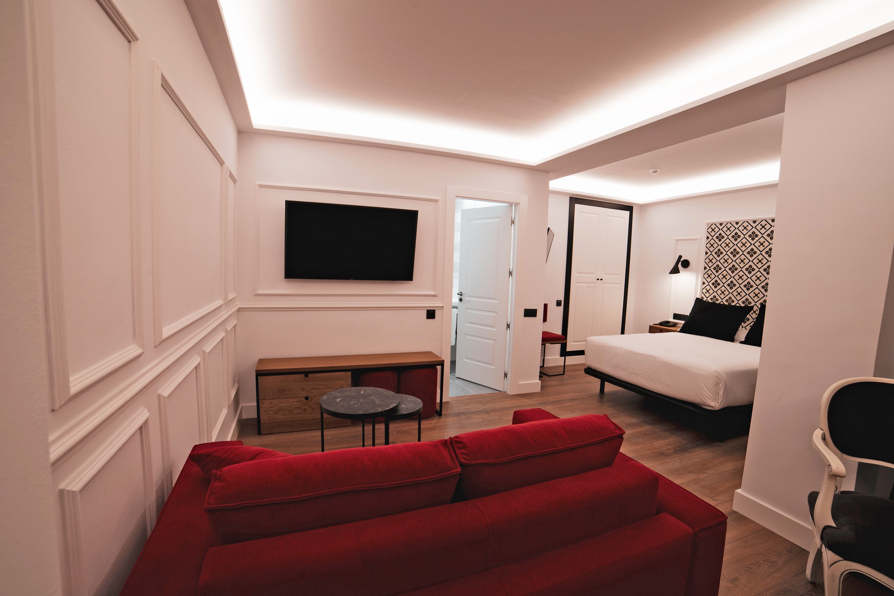 套房 | 埃及棉床單、高級寢具、羽絨被、記憶床墊