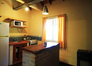 Standard Cabin, 1 Double Bed, Non Smoking | Private kitchenette | Full-size fridge, microwave, oven, stovetop