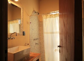 高級小屋, 多張床, 非吸煙房 | 浴室 | 淋浴設備、風筒、提供毛巾