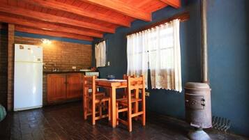 Standard Cabin, 1 Double Bed, Non Smoking | In-room dining