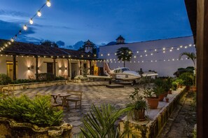 Terrace/patio - Lemon Tree Hostel (Antigua Guatemala)