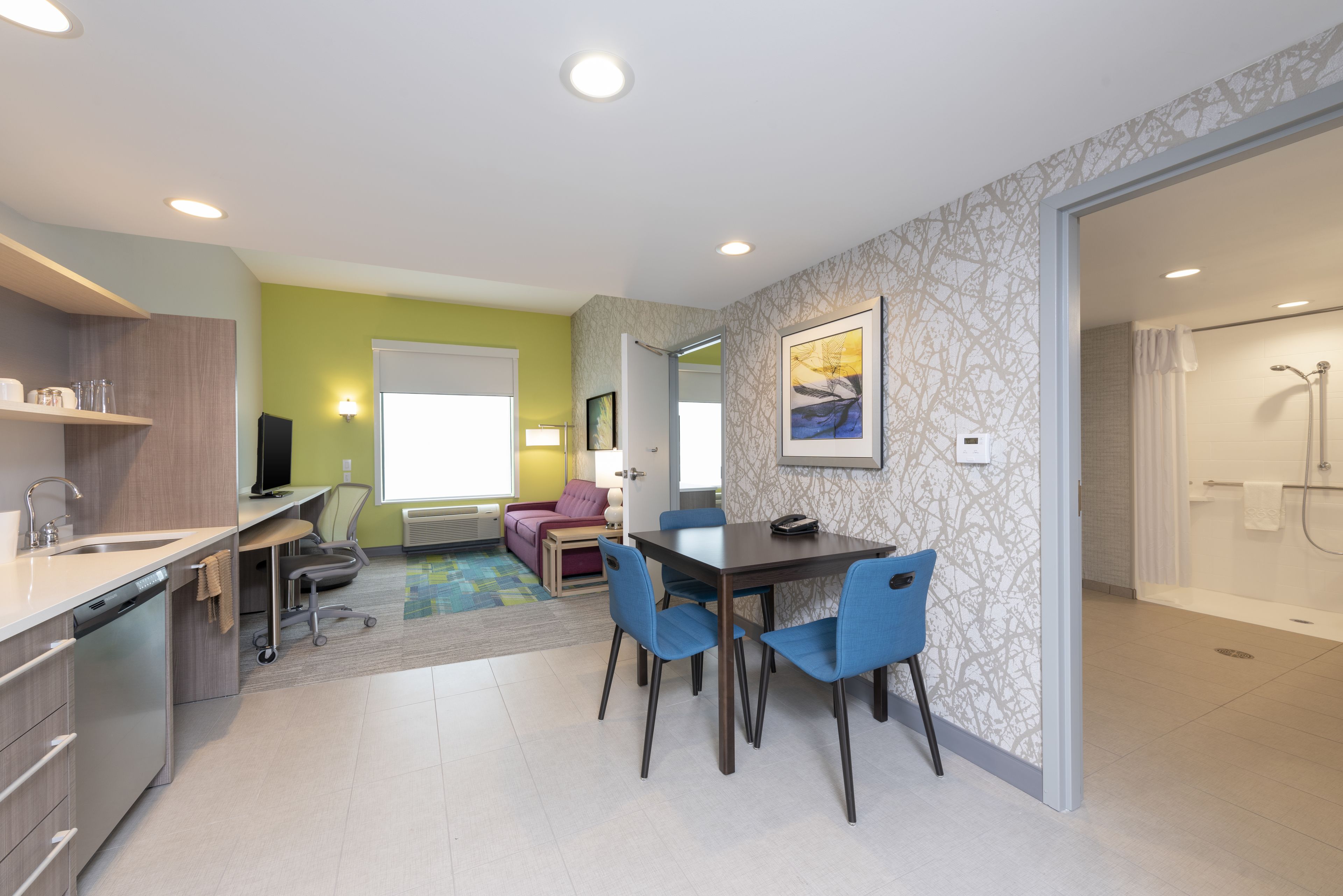 Photo - Home2 Suites by Hilton Indianapolis Airport