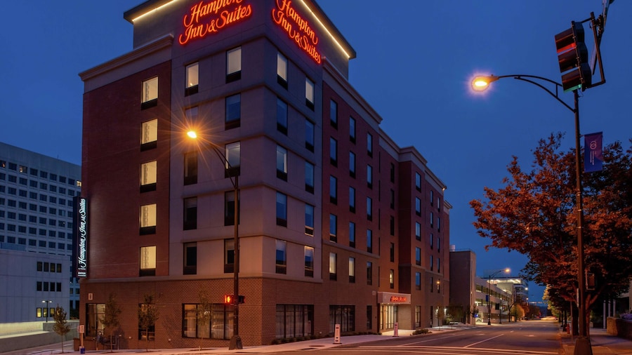 Hampton Inn & Suites Winston-Salem Downtown