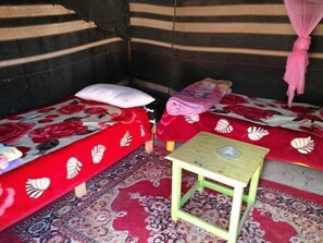 Coffres-forts dans les chambres, rideaux occultants, draps fournis