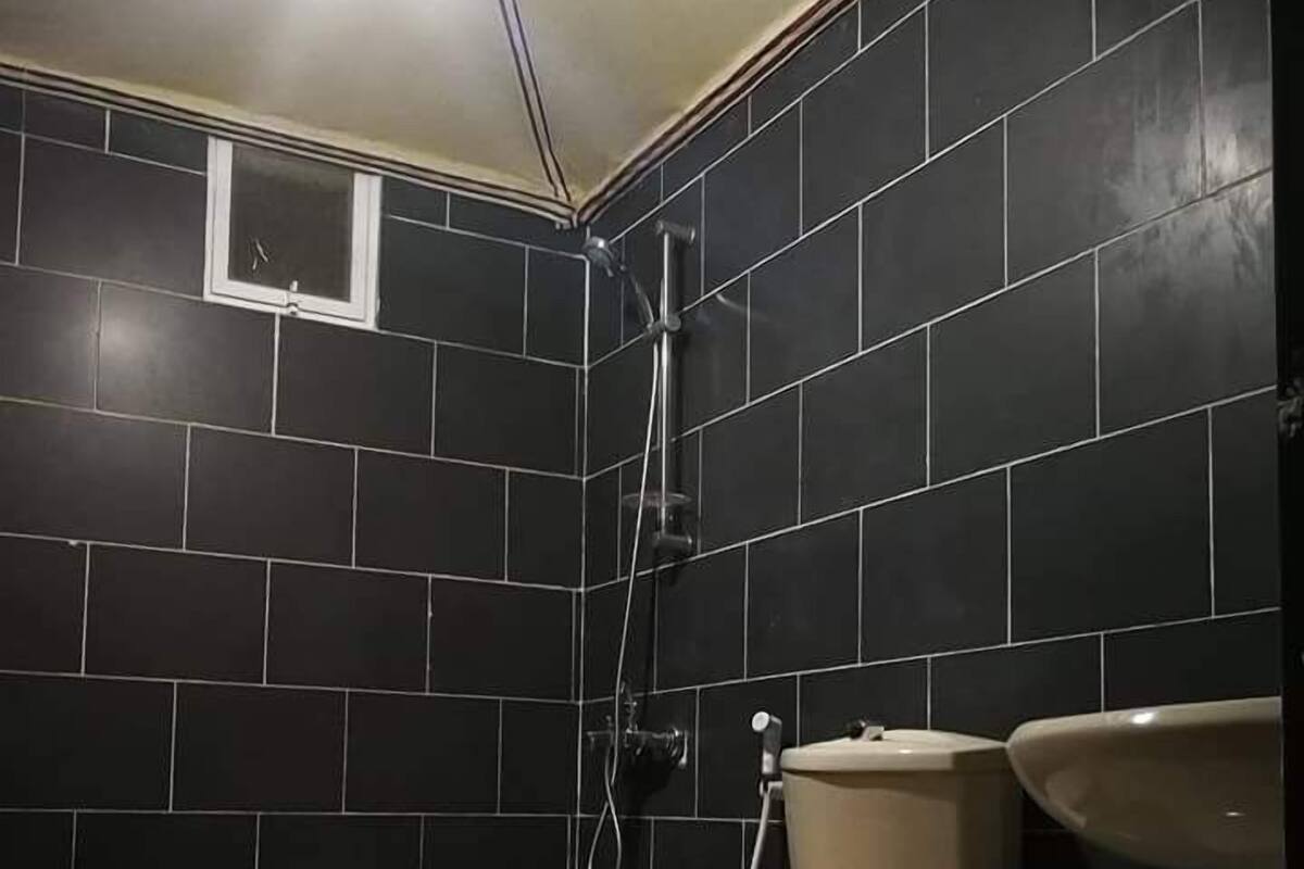 Yhden hengen comfort-huone, 1 parisänky, tupakointi kielletty | Kylpyhuone | Pyyhkeet