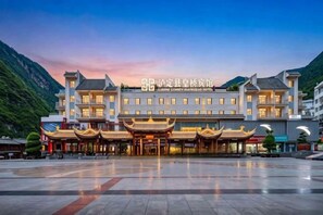 Unclassified image, 3 of 30, button - Huangqiao Hotel (Luding)