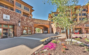 Courtyard - Sundial Lodge (Park City)