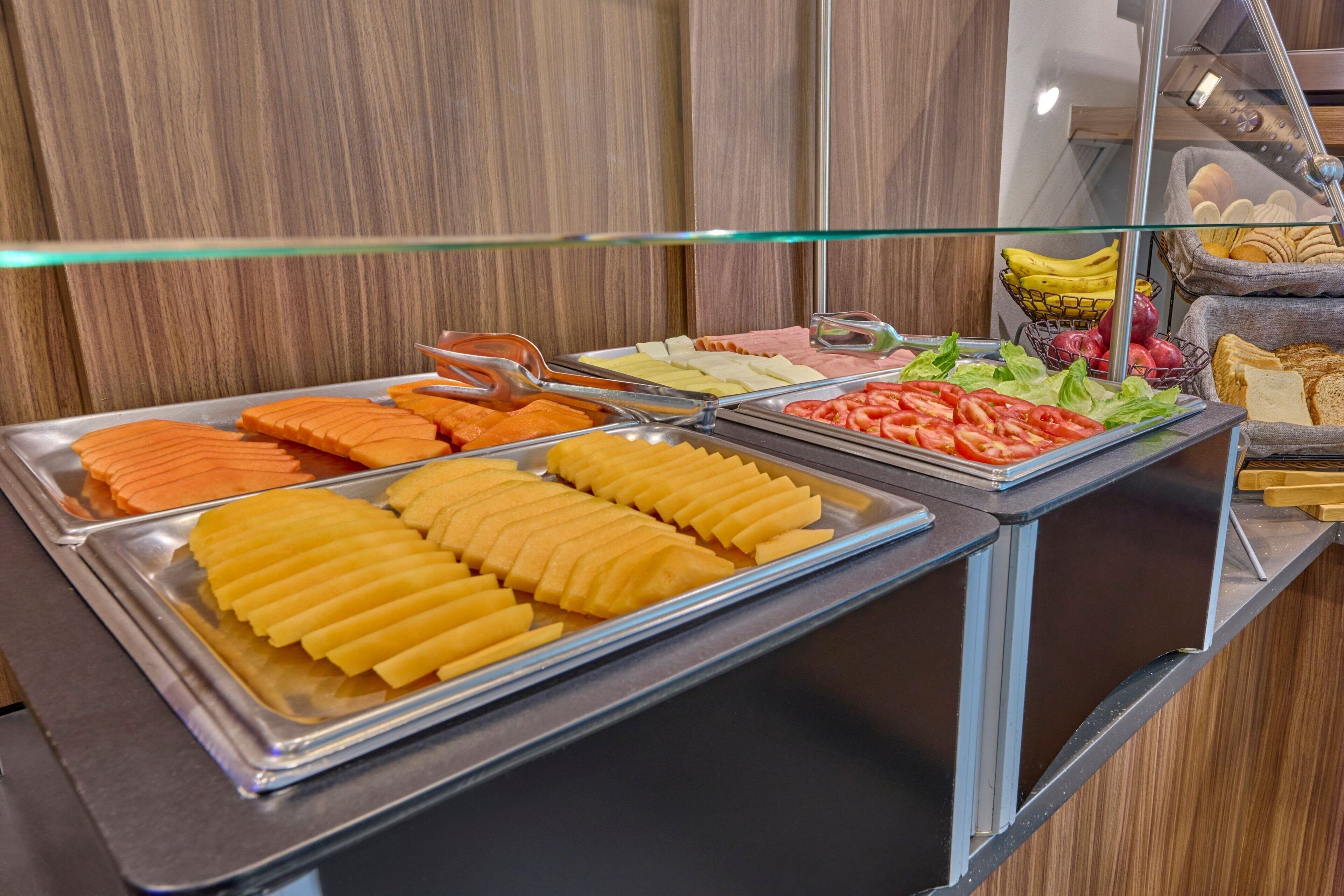 free daily full breakfast