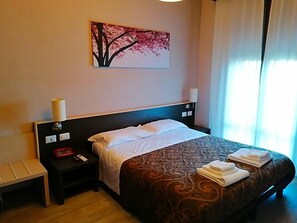 Unclassified image, 4 of 38, button - Hotel Eden (Vignola)