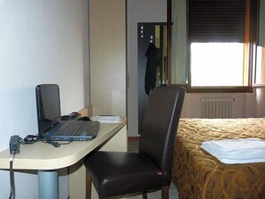 Unclassified image, 3 of 38, button - Hotel Eden (Vignola)