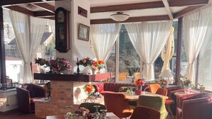 Unclassified image, 4 of 73, button - Hotel Jasmine (Brasov)